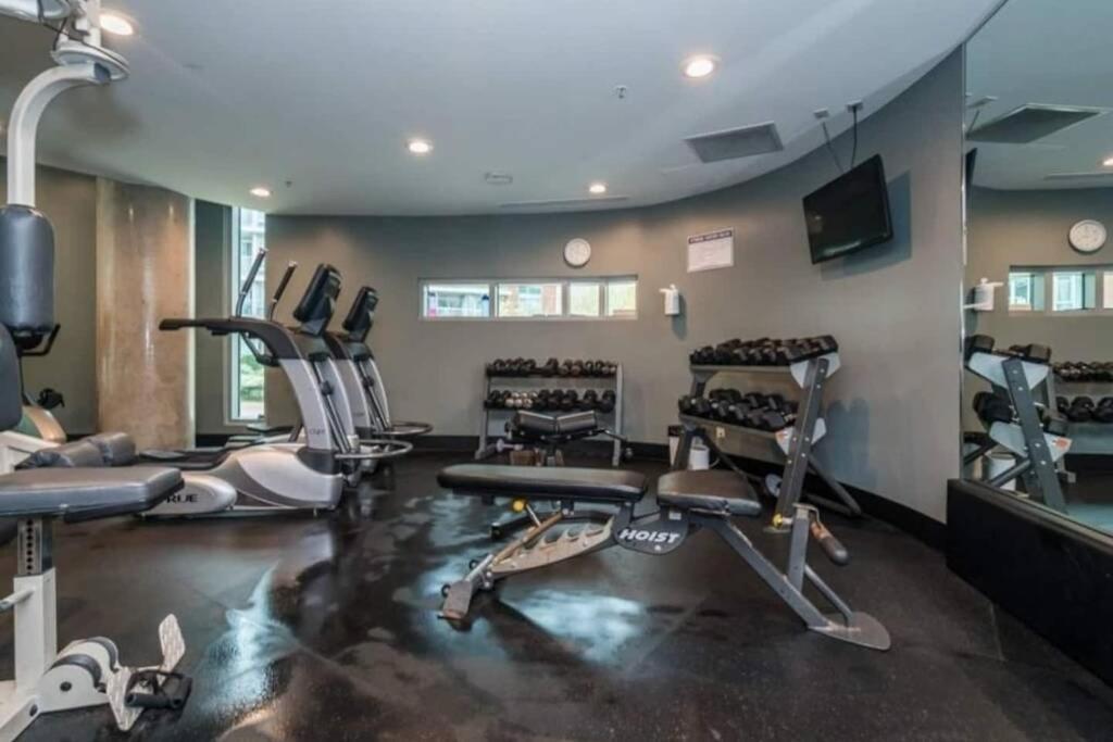Lovely One-bedroom With Pool, Hot Tub, And Gym In The Heart Of Downtown, Skytrain 3min Away Apartamento *