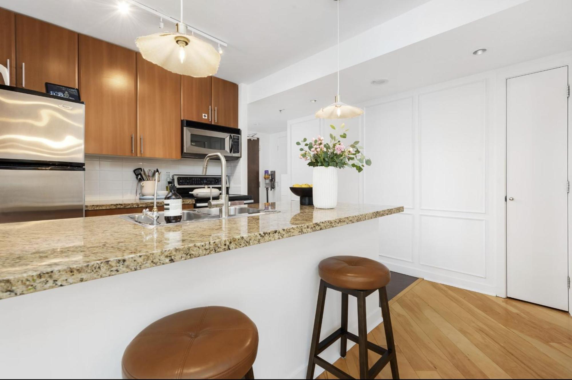 Apartamento Lovely One-bedroom With Pool, Hot Tub, And Gym In The Heart Of Downtown, Skytrain 3min Away Vancouver